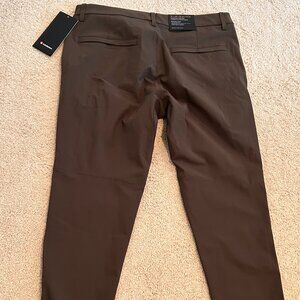 Lululemon Commission Slim-Fit warpstreme size 34